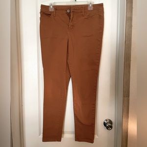 St. John Bay, size 10. Skinny anklet jeans.